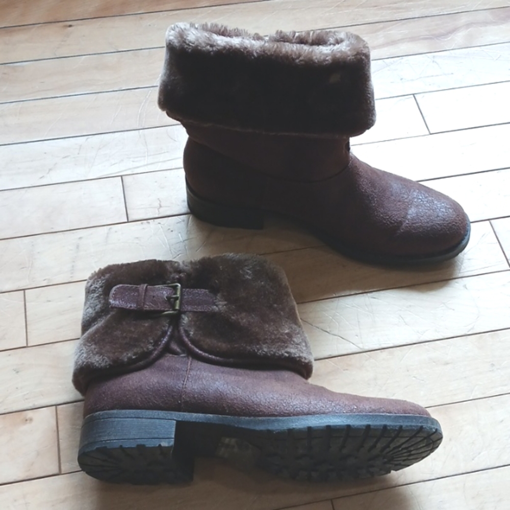 Bass fur lined boots